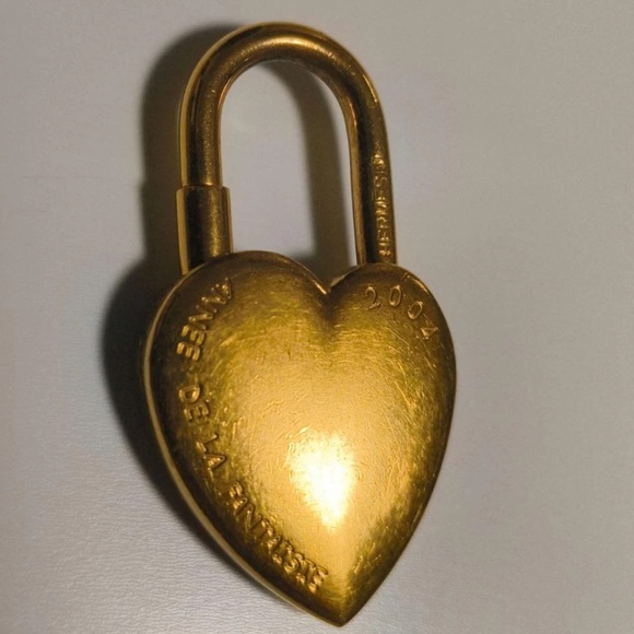 HERMES Cadena Padlock Charm La Fantaisie Heart 2004 Keychain Bag Charm Gold VTG - Picture 4 of 5